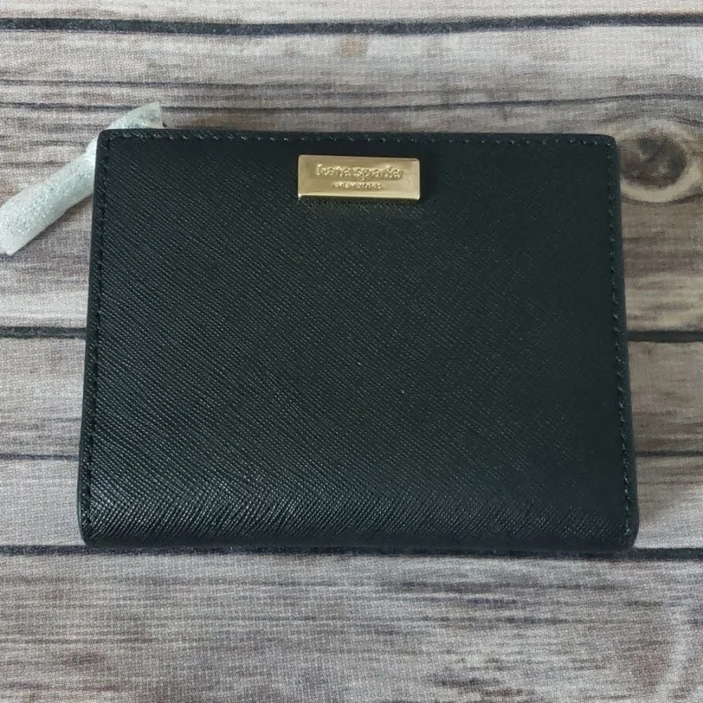 kate spade Laurel Way small Shawn wallet NWT